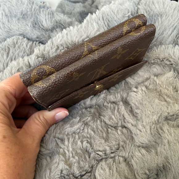 Louis Vuitton Monogram Medium Size Trifold Wallet with Dustbag - Picture 12 of 16